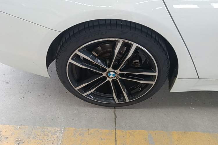 Used BMW 4 Series 2019 425i Gran Coupe M Sport Package Right Rear Wheel Hub