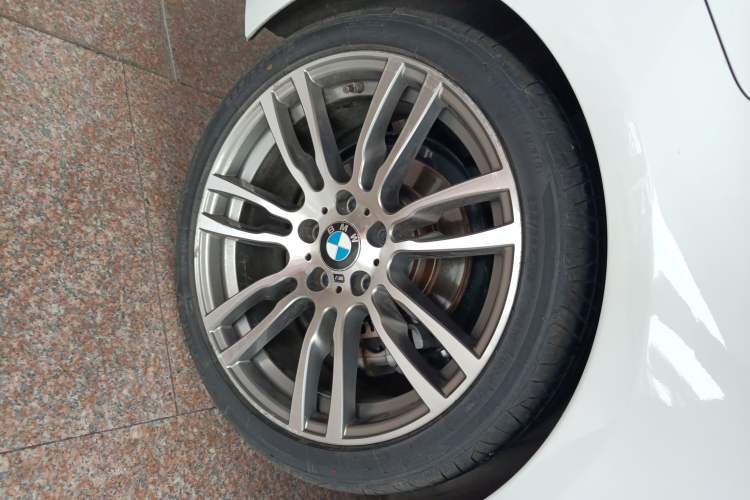 Used BMW 4 Series 2019 430i Convertible M Sport Night Edition Right Rear Wheel Hub