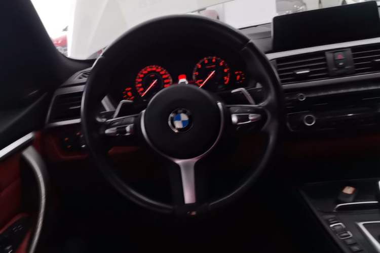 Used BMW 4 Series 2019 425i Gran Coupe M Sport Night Edition Steering Wheel