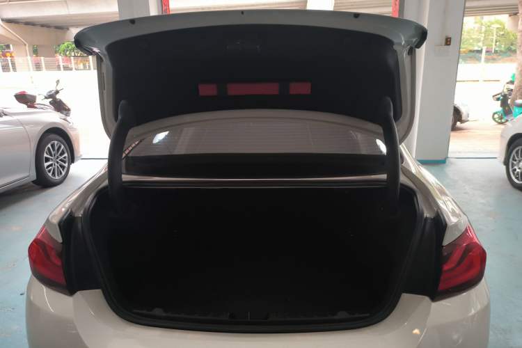 Used BMW 4 Series 2019 425i M Sport Package Trunk