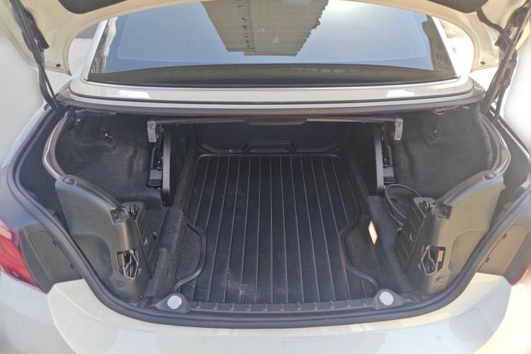 Used BMW 4 Series 2019 425i Convertible M Sport Package Trunk