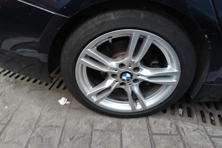 Used BMW 4 Series 2020 425i Gran Coupe M Sport Night Edition Right Rear Wheel Hub