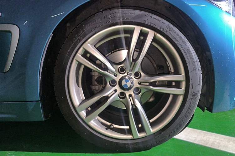 Used BMW 4 Series 2020 425i Gran Coupe M Sport Package Right Front Wheel Hub