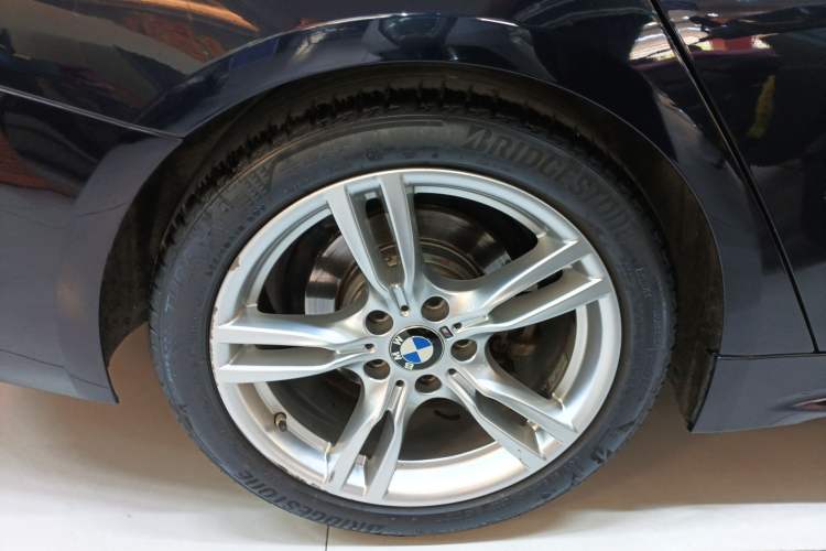 Used BMW 4 Series 2020 425i Gran Coupe M Sport Night Edition Right Rear Wheel Hub