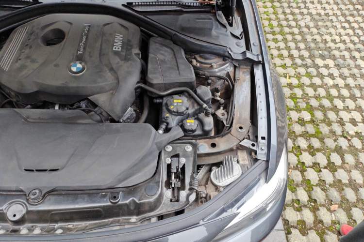 Used BMW 4 Series 2020 425i Gran Coupe M Sport Night Edition Engine Bay Left