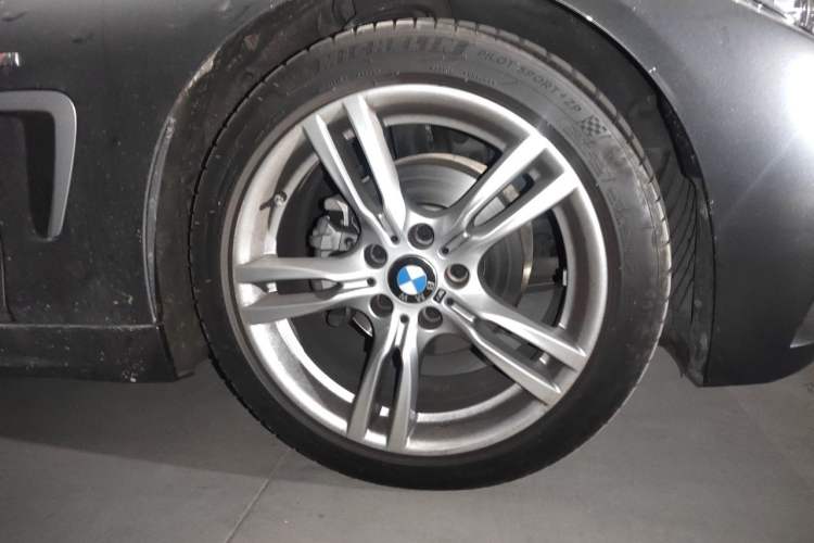 Used BMW 4 Series 2020 425i Gran Coupe M Sport Package Right Front Wheel Hub