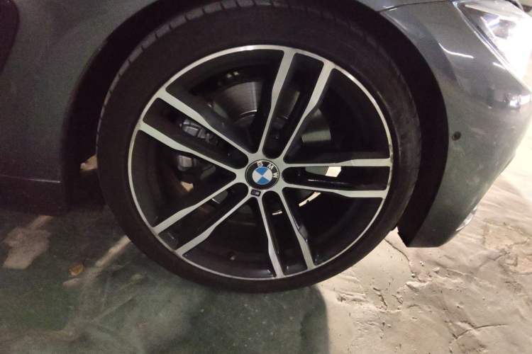 Used BMW 4 Series 2020 430i Gran Coupe M Sport Night Edition Right Front Wheel Hub