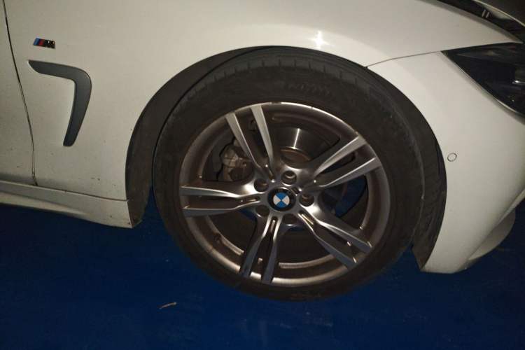 Used BMW 4 Series 2020 425i Gran Coupe M Sport Package Right Front Wheel Hub