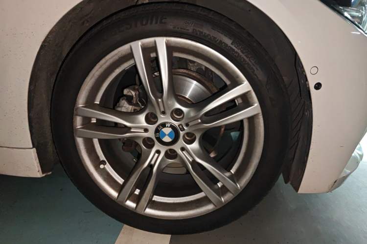 Used BMW 4 Series 2020 425i Gran Coupe M Sport Night Edition Right Front Wheel Hub