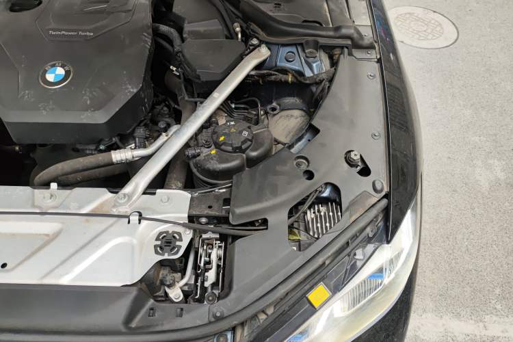 Used BMW 4 Series 2021 Restyled 425i M Sport Night Edition Engine Bay Left