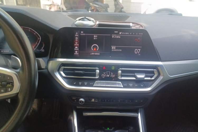 Used BMW 4 Series 2021 425i M Sport Night Edition Audio And AC Panel