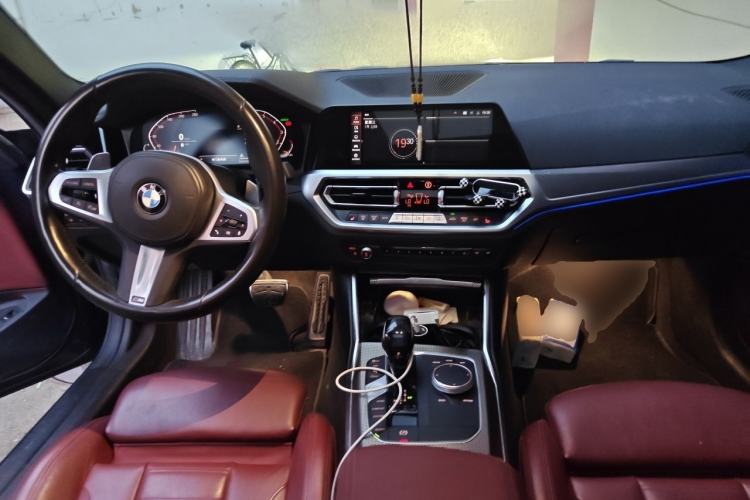 Used BMW 4 Series 2021 425i M Sport Night Edition Center Console