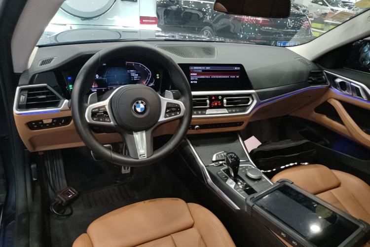 Used BMW 4 Series 2021 425i M Sport Package Center Console