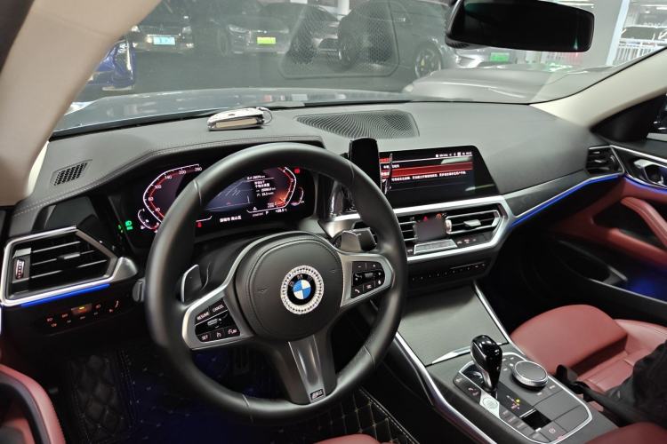 Used BMW 4 Series 2021 425i M Sport Night Edition Center Console