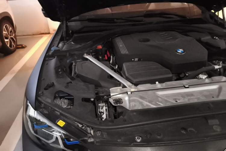 Used BMW 4 Series 2021 425i M Sport Night Edition Engine Bay Right