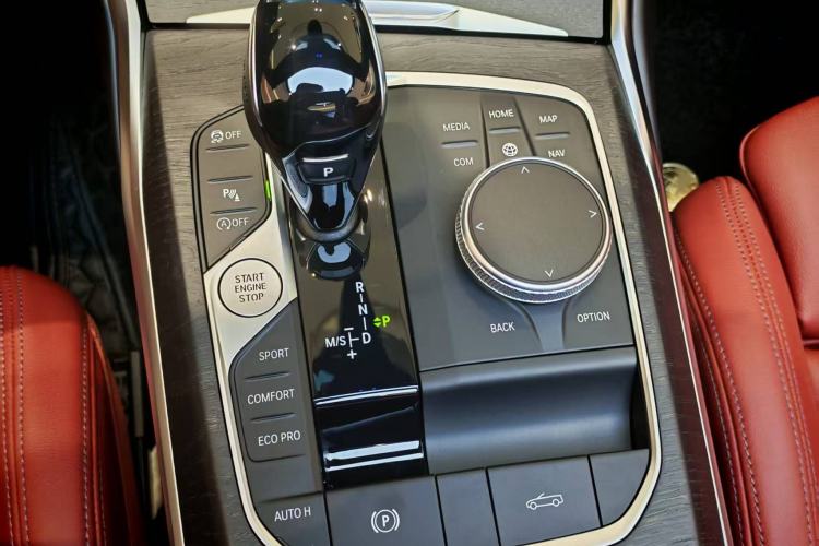 Used BMW 4 Series 2021 425i Convertible M Sport Package Gear Lever