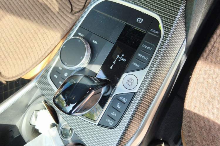 Used BMW 4 Series 2021 425i M Sport Night Edition Gear Lever