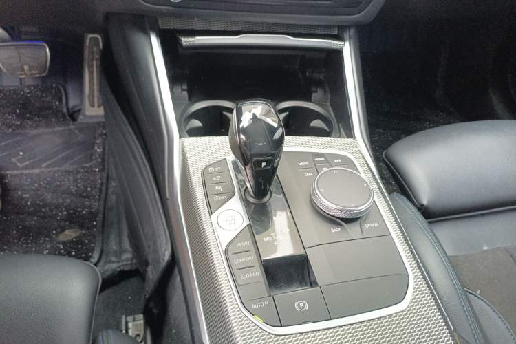 Used BMW 4 Series 2021 Restyled 425i M Sport Night Edition Gear Lever
