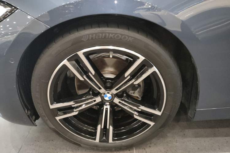 Used BMW 4 Series 2021 425i M Sport Package Left Front Wheel Hub
