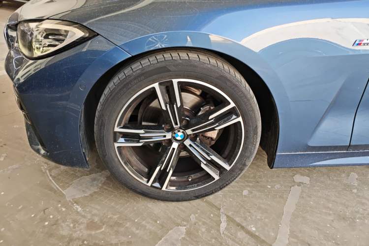 Used BMW 4 Series 2021 425i M Sport Package Left Front Wheel Hub