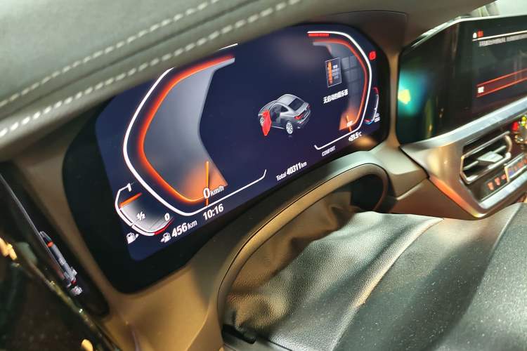 Used BMW 4 Series 2021 425i M Sport Package Odometer Close Up