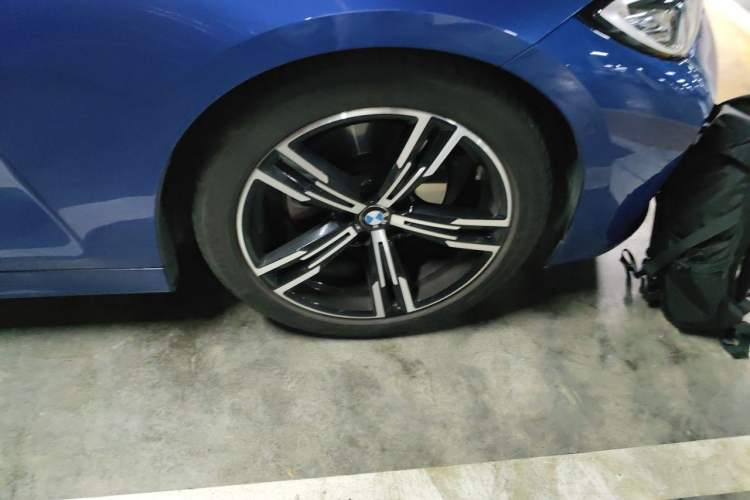 Used BMW 4 Series 2021 425i M Sport Package Right Front Wheel Hub