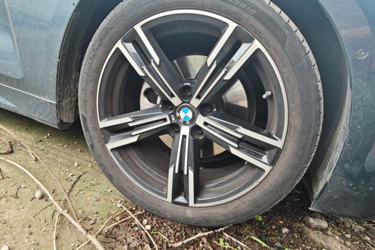 Used BMW 4 Series 2021 425i M Sport Package Right Front Wheel Hub