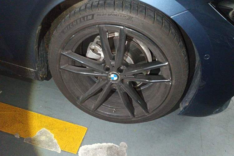 Used BMW 4 Series 2021 Restyled 425i M Sport Night Edition Right Front Wheel Hub