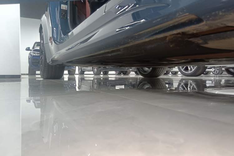 Used BMW 4 Series 2021 425i M Sport Night Edition Right Side Sill