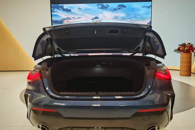Used BMW 4 Series 2021 425i Convertible M Sport Package Trunk