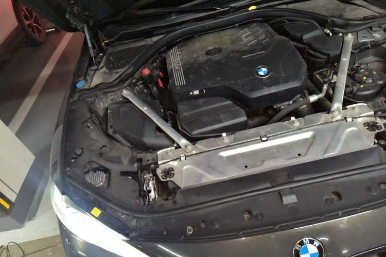 Used BMW 4 Series 2021 Restyled 425i M Sport Night Edition Engine Bay Right