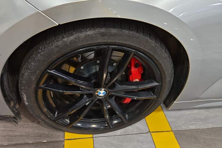 Used BMW 4 Series 2021 425i M Sport Night Edition Left Front Wheel Hub