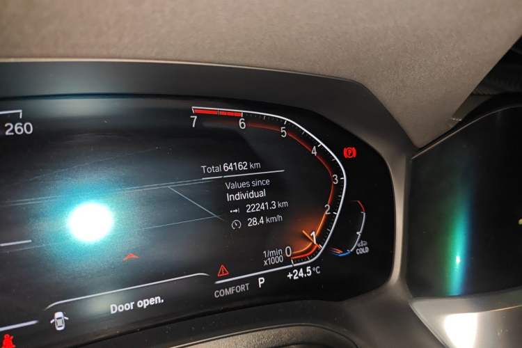 Used BMW 4 Series 2021 425i M Sport Package Odometer Close Up