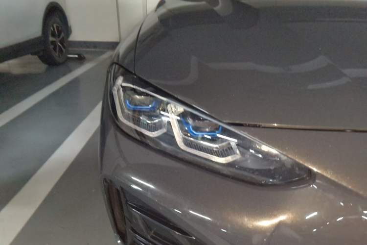 Used BMW 4 Series 2021 Restyled 425i M Sport Night Edition Right Front Headlight