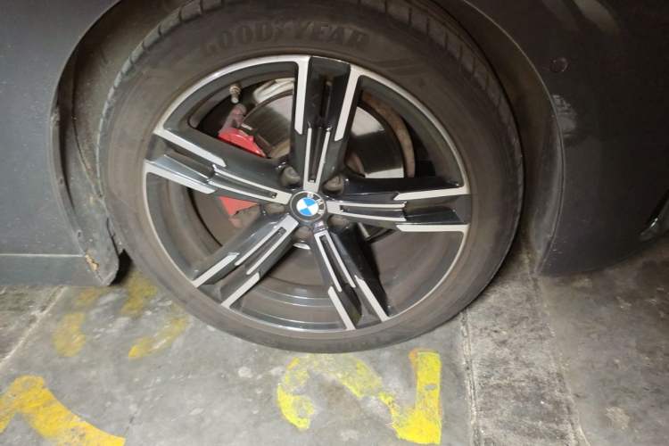 Used BMW 4 Series 2021 425i M Sport Package Right Front Wheel Hub