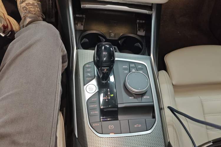 Used BMW 4 Series 2021 Restyled 430i Convertible M Sport Night Edition Gear Lever