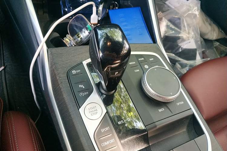 Used BMW 4 Series 2021 Restyled 425i Convertible M Sport Package Gear Lever