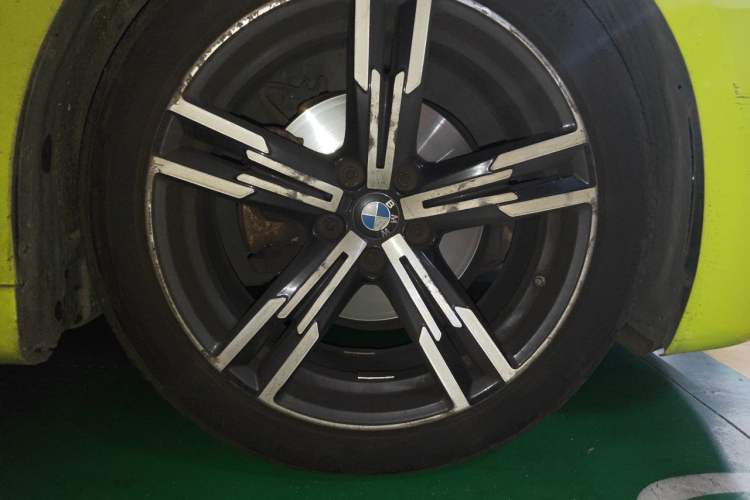 Used BMW 4 Series 2021 Restyled 425i Convertible M Sport Package Right Front Wheel Hub