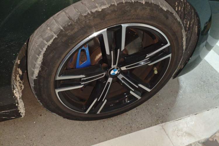 Used BMW 4 Series 2021 Restyled 425i Convertible M Sport Package Right Front Wheel Hub