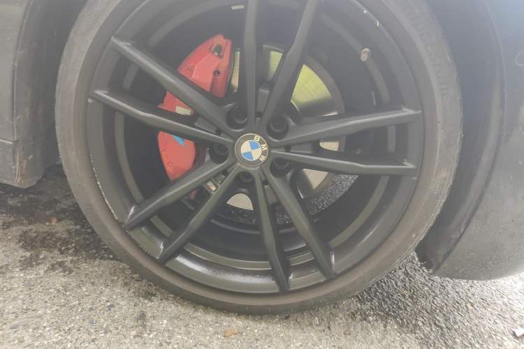 Used BMW 4 Series 2021 425i Convertible M Sport Night Edition Right Front Wheel Hub
