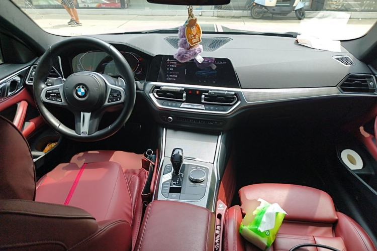 Used BMW 4 Series 2021 425i M Sport Night Edition Center Console