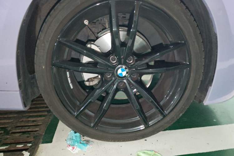 Used BMW 4 Series 2021 425i Convertible M Sport Night Edition Right Front Wheel Hub