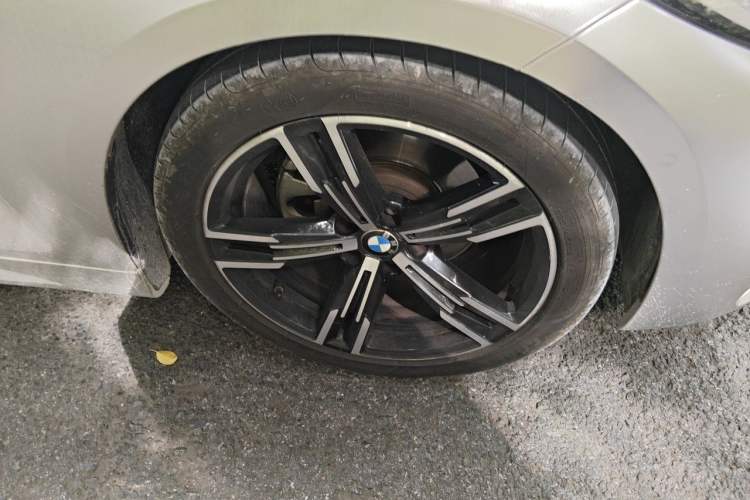 Used BMW 4 Series 2021 425i M Sport Package Right Front Wheel Hub