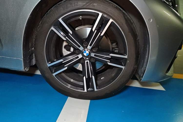 Used BMW 4 Series 2021 425i M Sport Package Right Front Wheel Hub