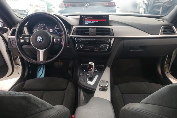 Used BMW 4 Series 2021 425i M Sport Package Center Console