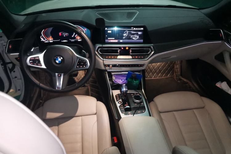 Used BMW 4 Series 2021 425i Convertible M Sport Night Edition Center Console