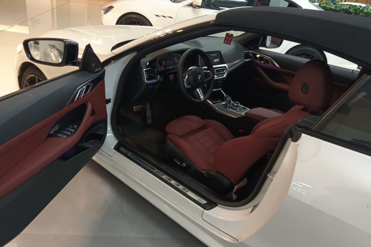 Used BMW 4 Series 2021 425i Convertible M Sport Night Edition Driver Seat