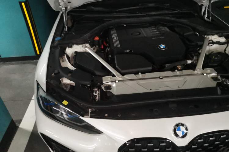 Used BMW 4 Series 2021 Restyled 425i M Sport Night Edition Engine Bay Right