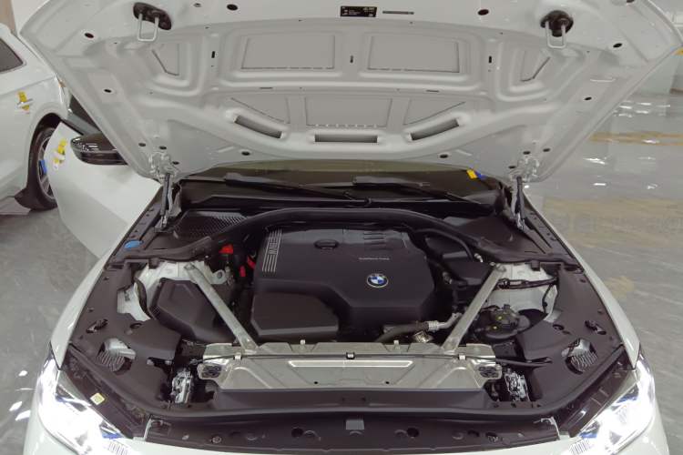 Used BMW 4 Series 2021 Restyled 425i M Sport Night Edition Engine Bay