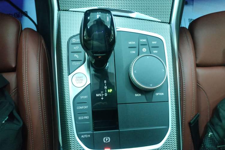 Used BMW 4 Series 2021 425i M Sport Night Edition Gear Lever